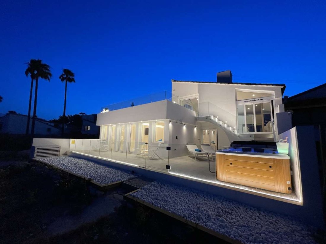 Villa in Estepona, Andalusia, Spain 1 - 18566933