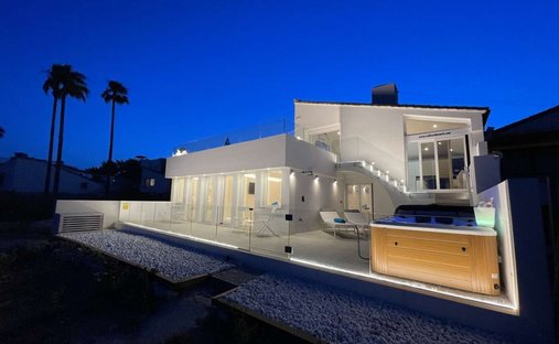 Villa en Estepona, Andalucía, España 1