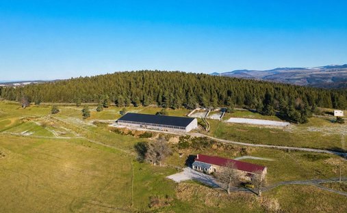 Farm Ranch in Mazan-l'Abbaye, Auvergne-Rhône-Alpes, France 1