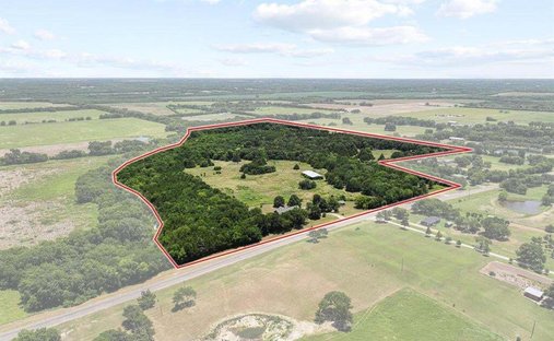 Land in Bonham, Texas, United States 1