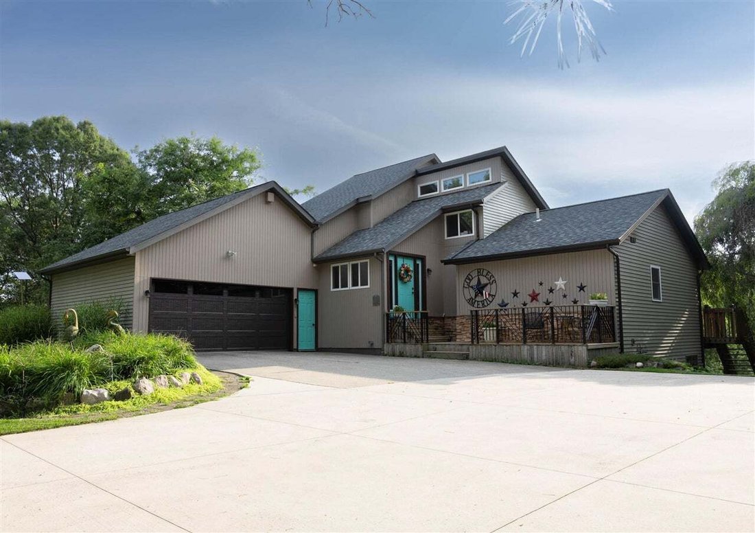 House in Greenville, Michigan, United States 1 - 18573403