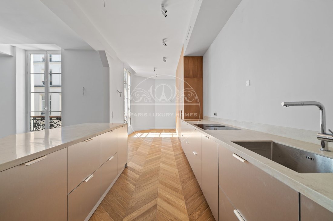 Apartment in Palais Royal, Paris 1er Arrondissement, Paris 5 - 18567622
