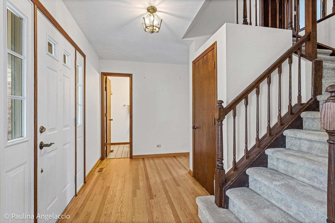 House in Buffalo Grove, Illinois, United States 2 - 18570757