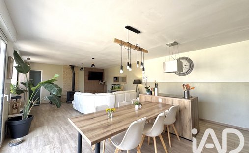 Maison à Poligny, Île-de-France, France 1
