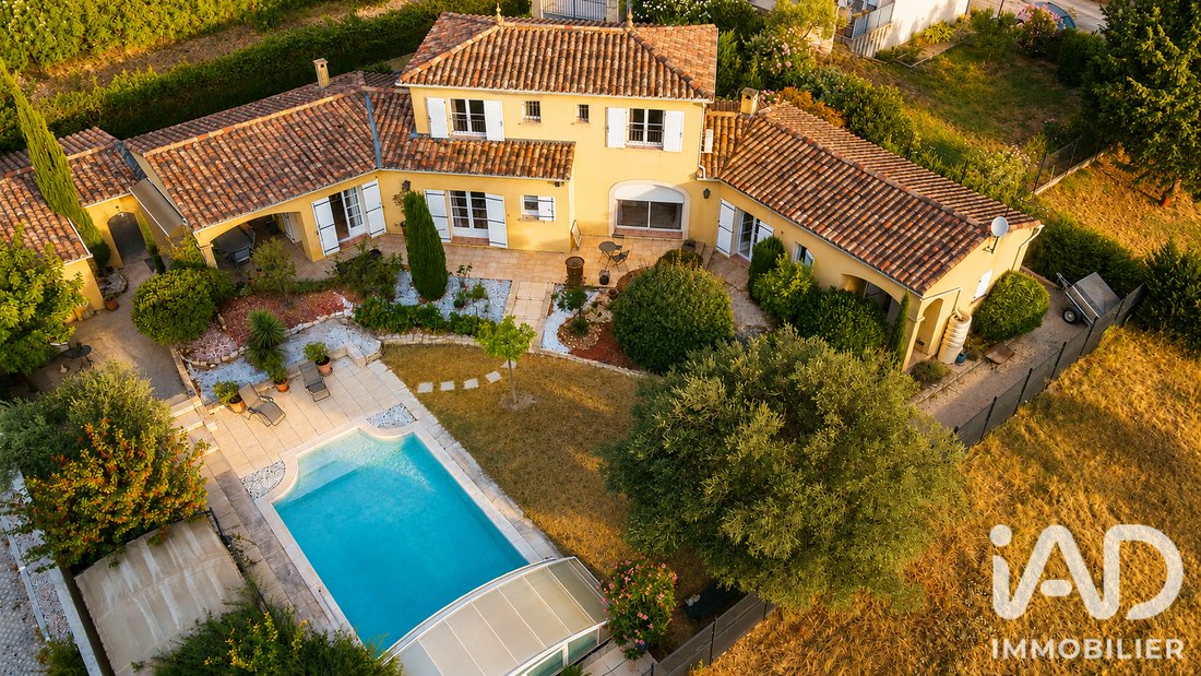 House in Saint-Saturnin-lès-Avignon, Provence-Alpes-Côte d'Azur, France 1 - 18571397