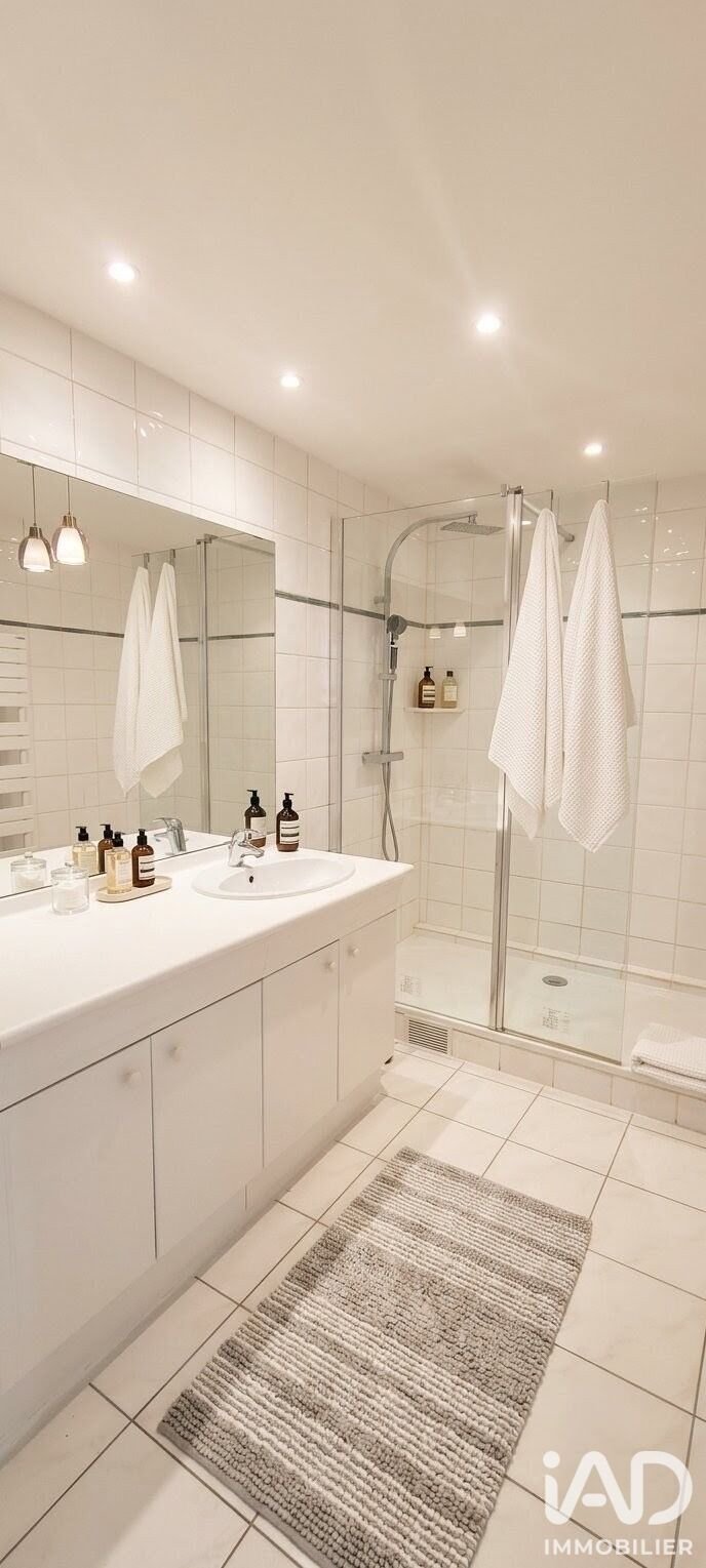 Apartment in Chateau d'Eau-Lancry, Paris 10e Arrondissement, Paris 5 - 18571556