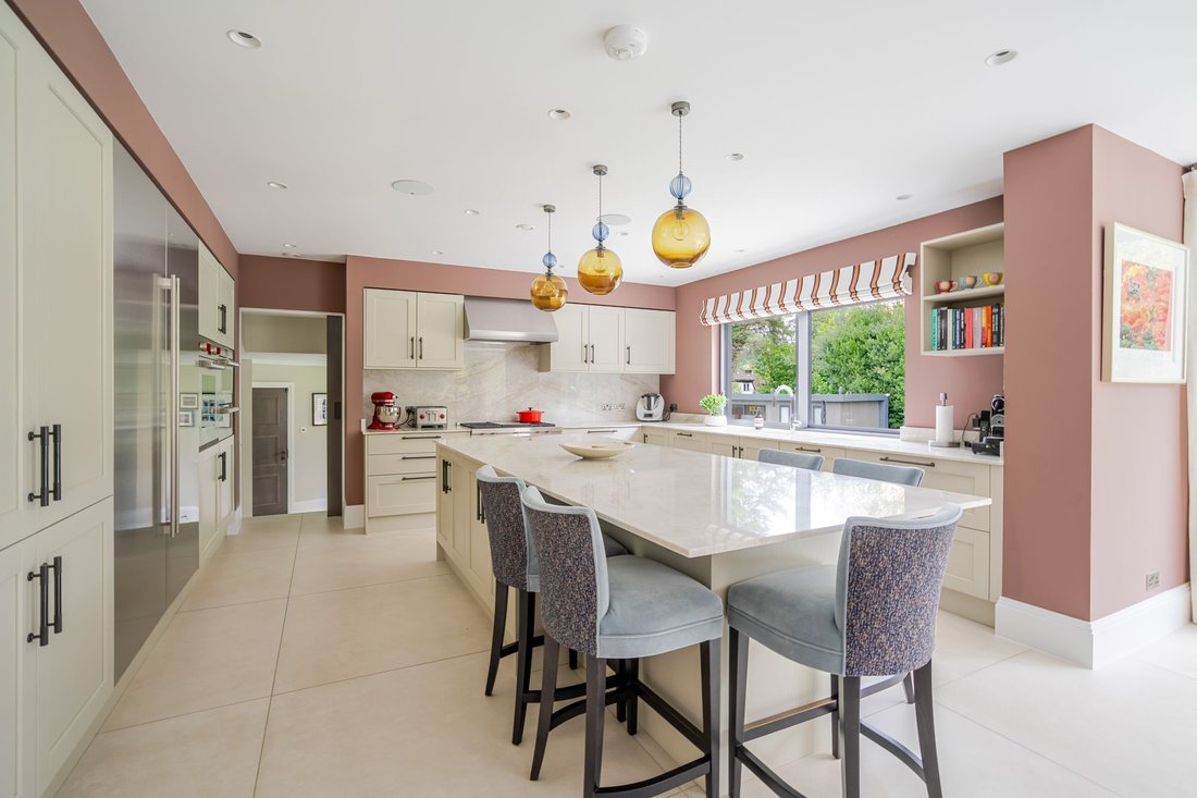 House in Sunningdale, England 3 - 18568559