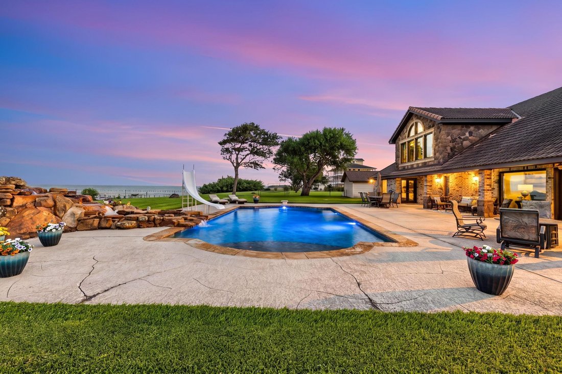 House in Baytown, Texas, United States 5 - 18569160