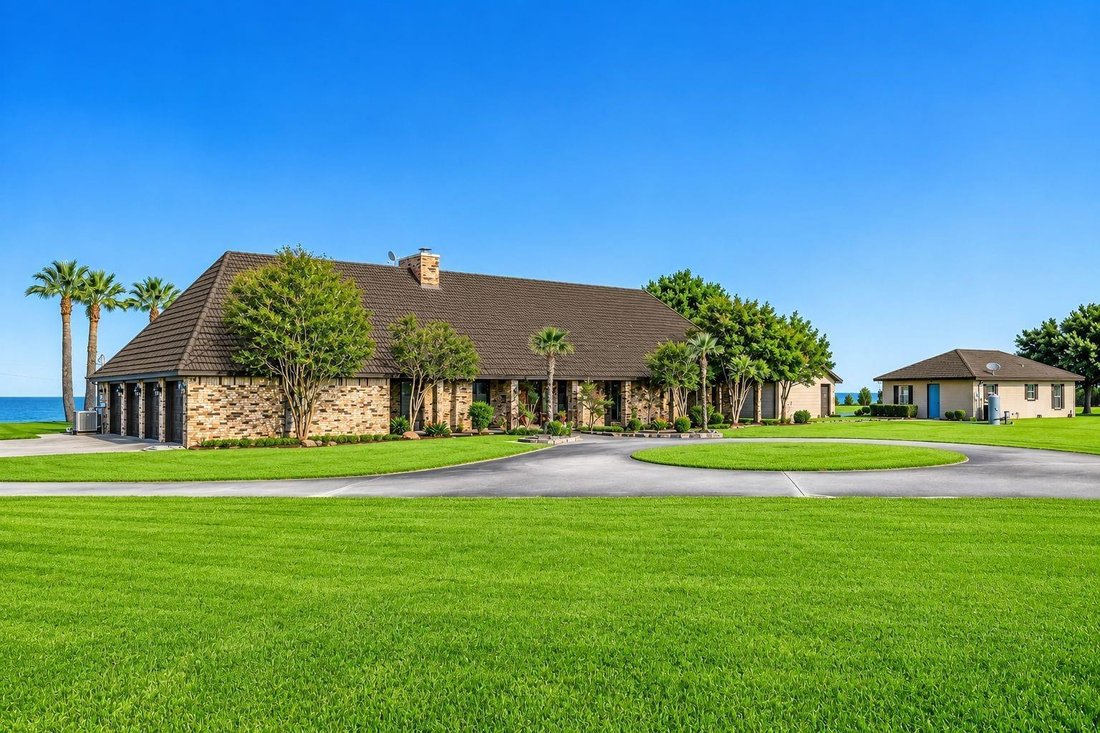 House in Baytown, Texas, United States 3 - 18569160