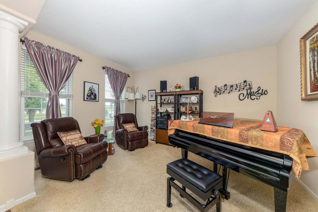House in Oswego, Illinois, United States 5 - 18570761