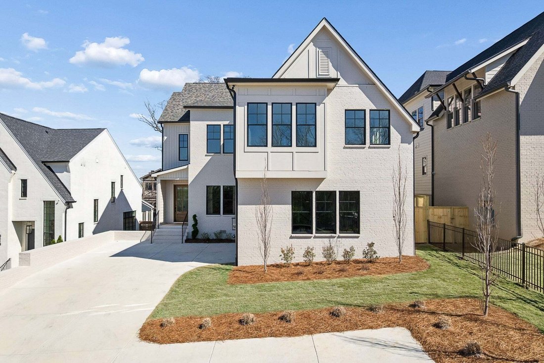 Co Op in Forest Hills, Tennessee, United States 4 - 18567121