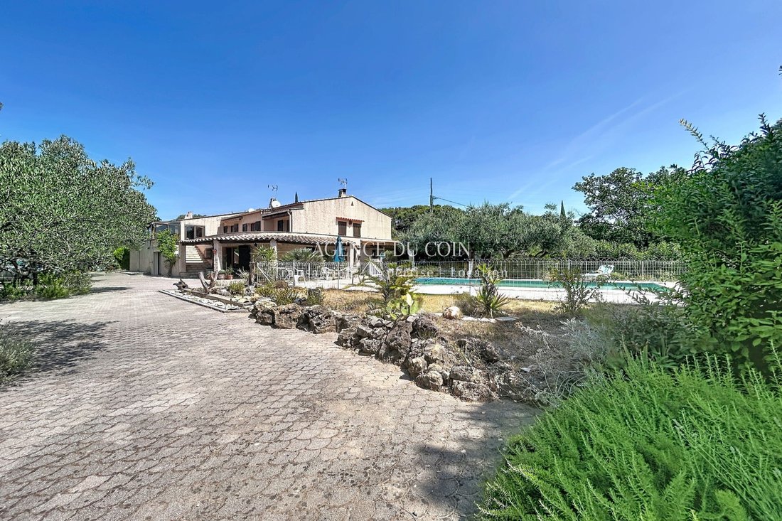 Villa in Trans-en-Provence, Provence-Alpes-Côte d'Azur, France 1 - 18570894