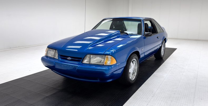 Coupe in Morgantown, United States 1 - 18573259