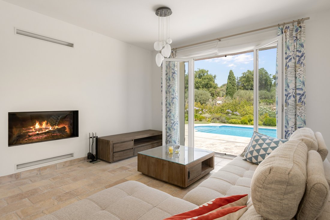 Villa in Tourrettes-sur-Loup, Provence-Alpes-Côte d'Azur, France 5 - 18569521