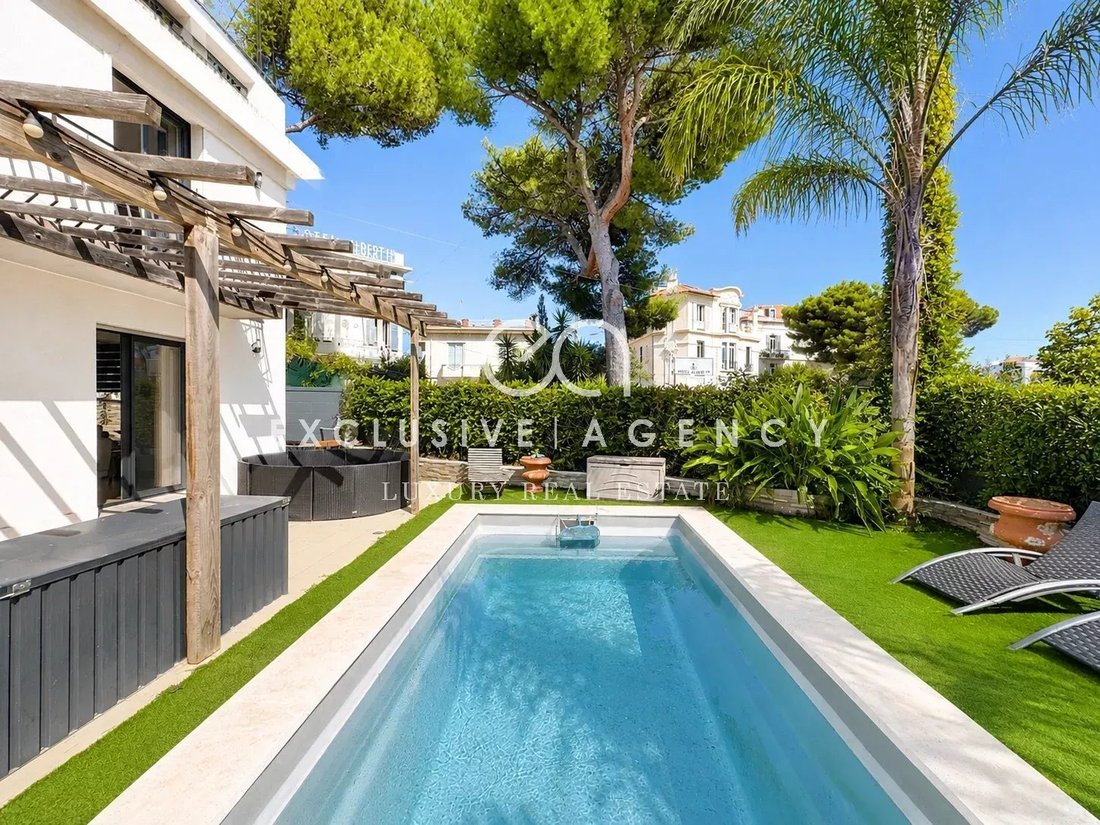 House in Tassigny, Cannes, France 1 - 16182988