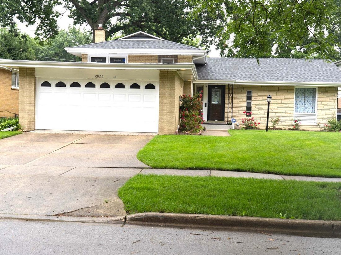 House in Skokie, Illinois, United States 2 - 18568701