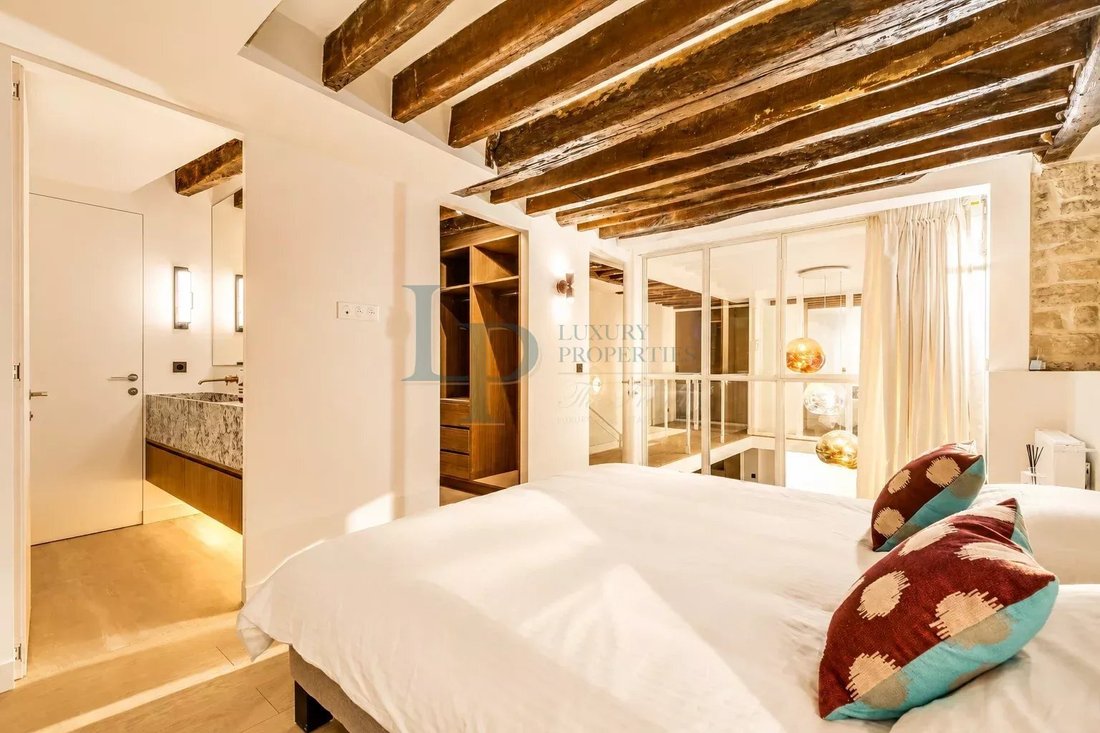 Apartment in Saint Thomas d'Aquin, Paris 7e Arrondissement, Paris 5 - 18571715
