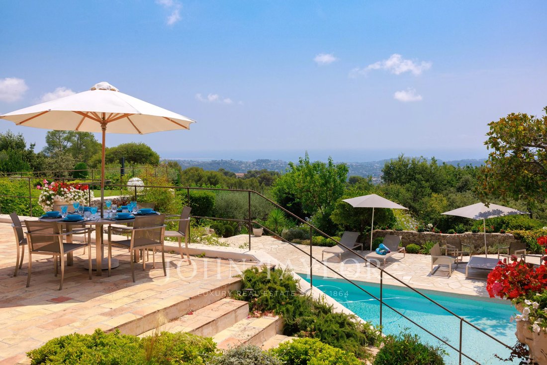 Estate in Saint-Paul-de-Vence, Provence-Alpes-Côte d'Azur, France 2 - 18573396