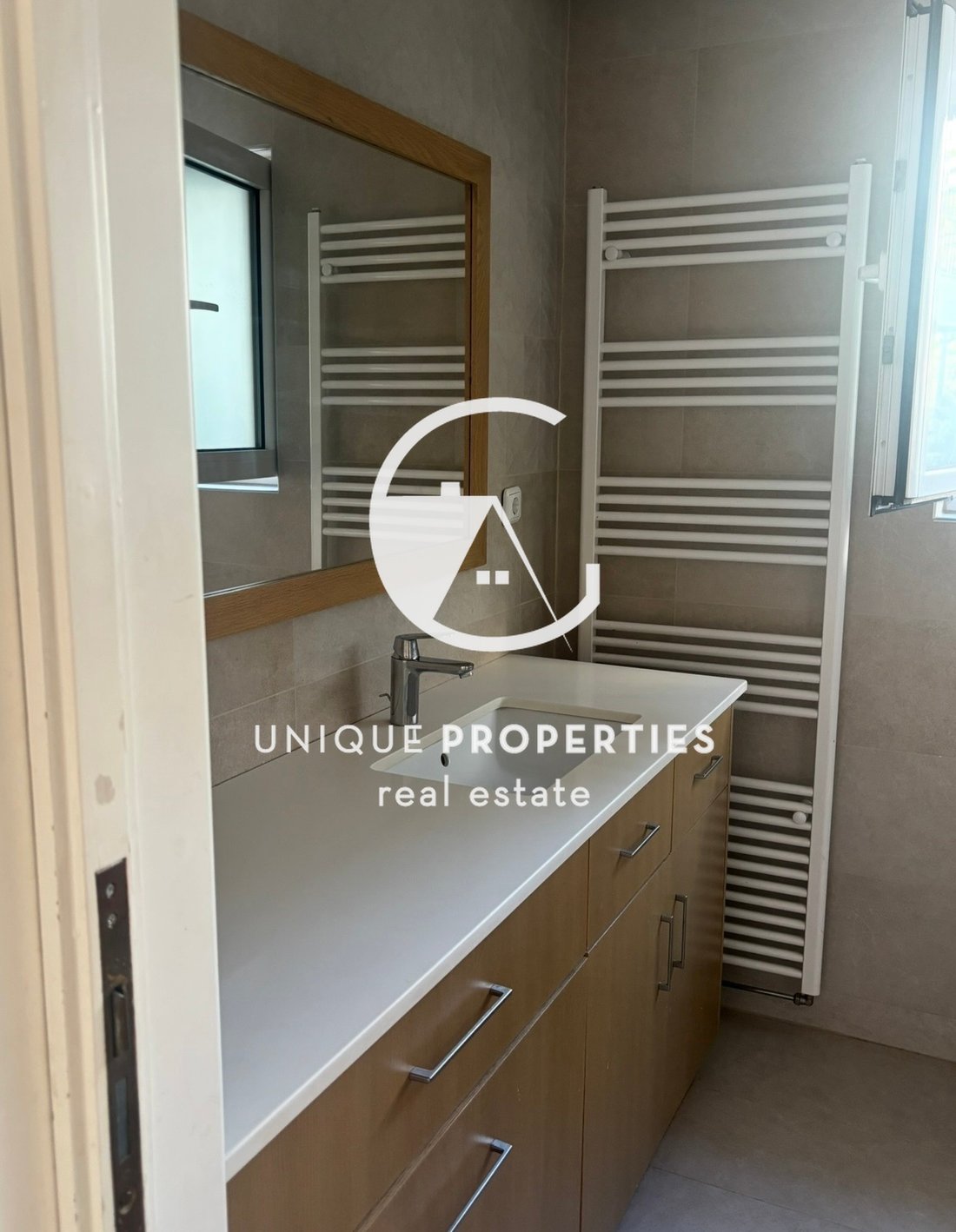 Apartment in Sunoikia Kolonakiou, 1st District of Athens, Athens 2 - 18570801
