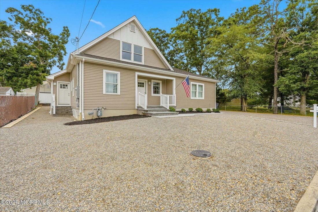 House in Brick Township, New Jersey, United States 2 - 18572957