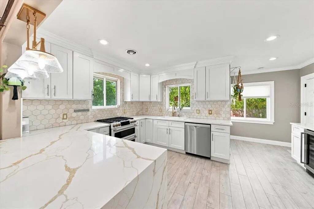 House in St. Petersburg, Florida, United States 5 - 18570138