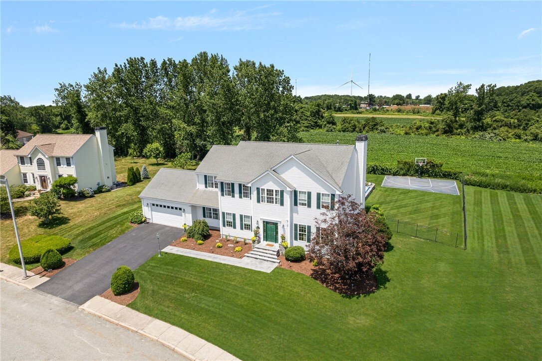 House in Cranston, Rhode Island, United States 3 - 18570700