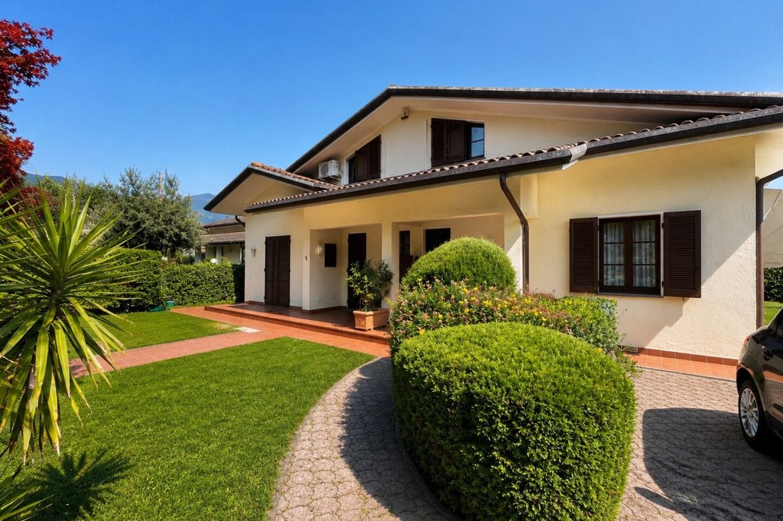Villa in Pietrasanta, Tuscany, Italy 1 - 18568587