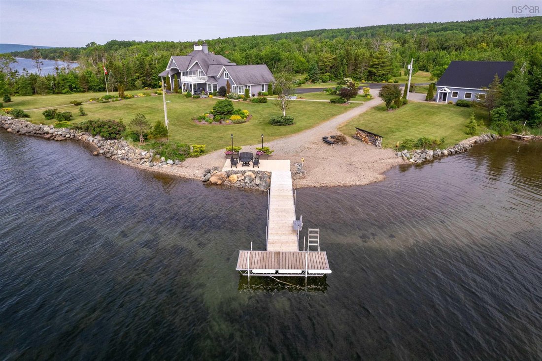 House in Baddeck, Nova Scotia, Canada 5 - 18572085