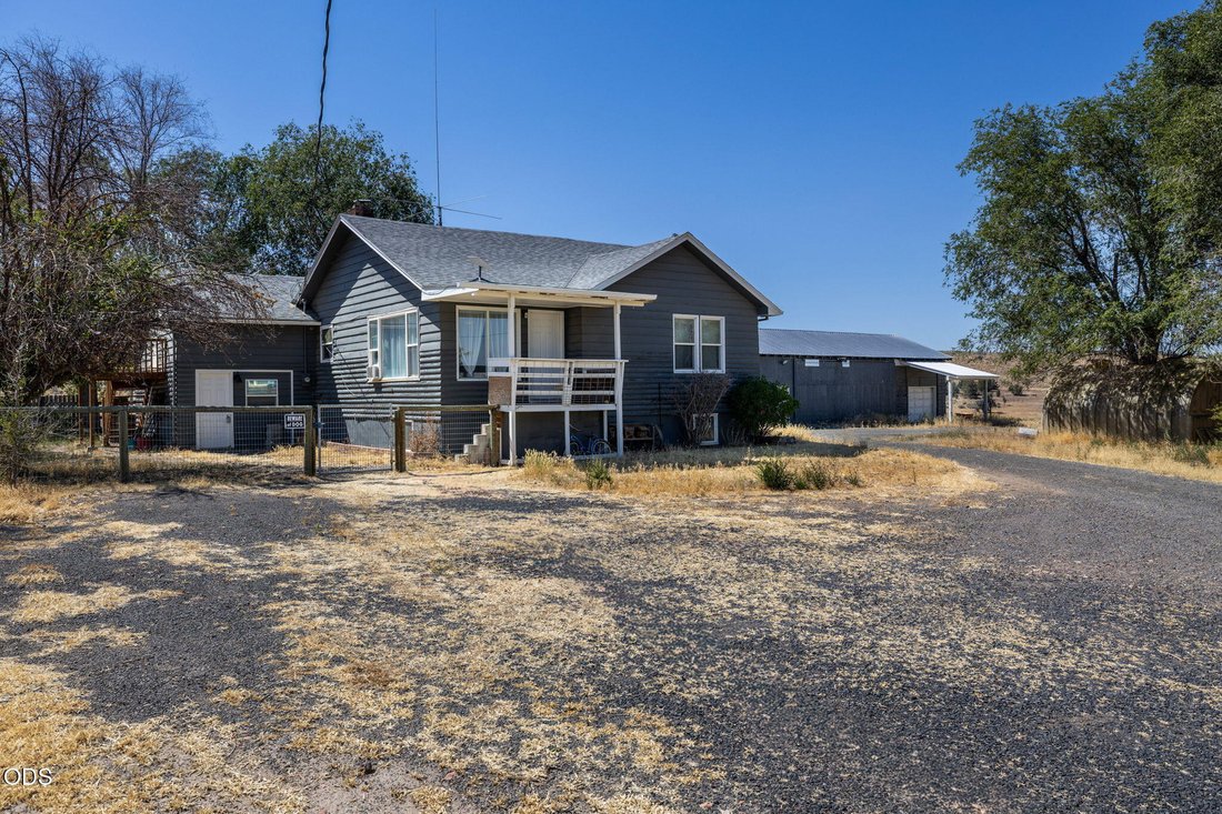 House in Madras, Oregon, United States 1 - 17164452