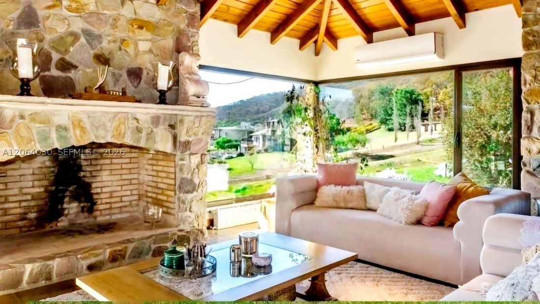 House in Argentina 4 - 18573486