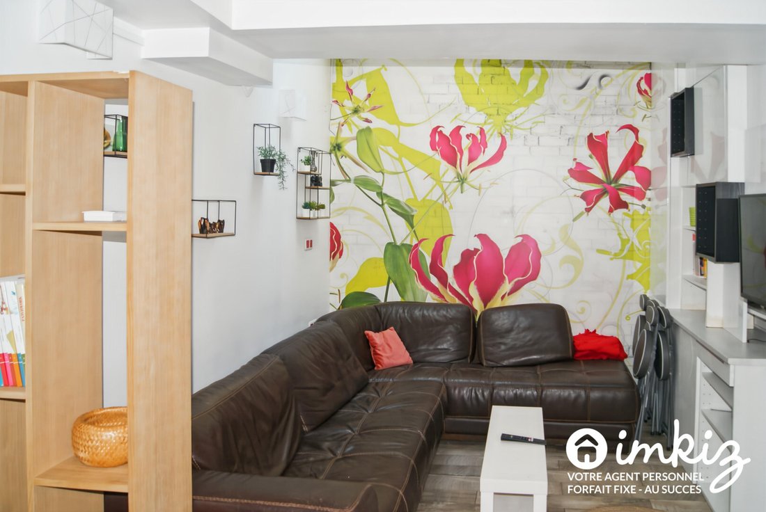 House in Les Lilas, Ile-de-France, France 2 - 18567048