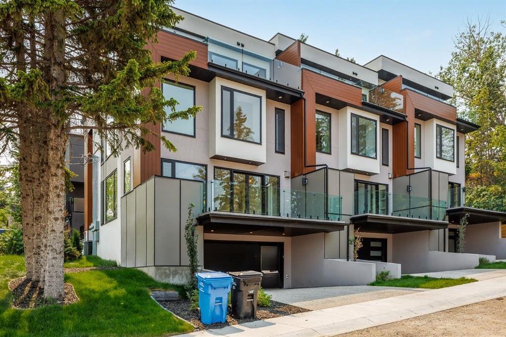 House in Calgary, Alberta, Canada 2 - 18570084
