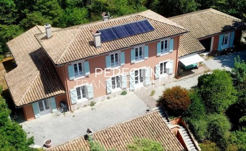 Estate in Leyssard, Auvergne-Rhône-Alpes, France 1