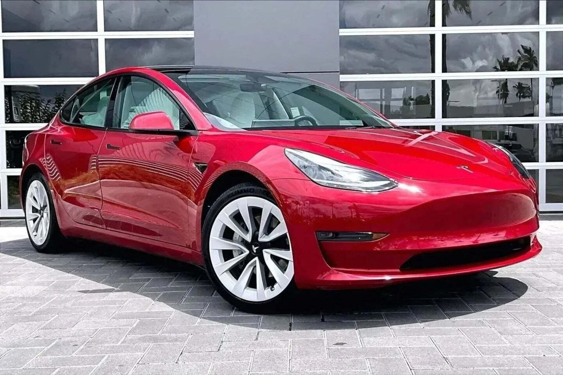 Sedan in Riverside, CA, United States 4 - 18333551