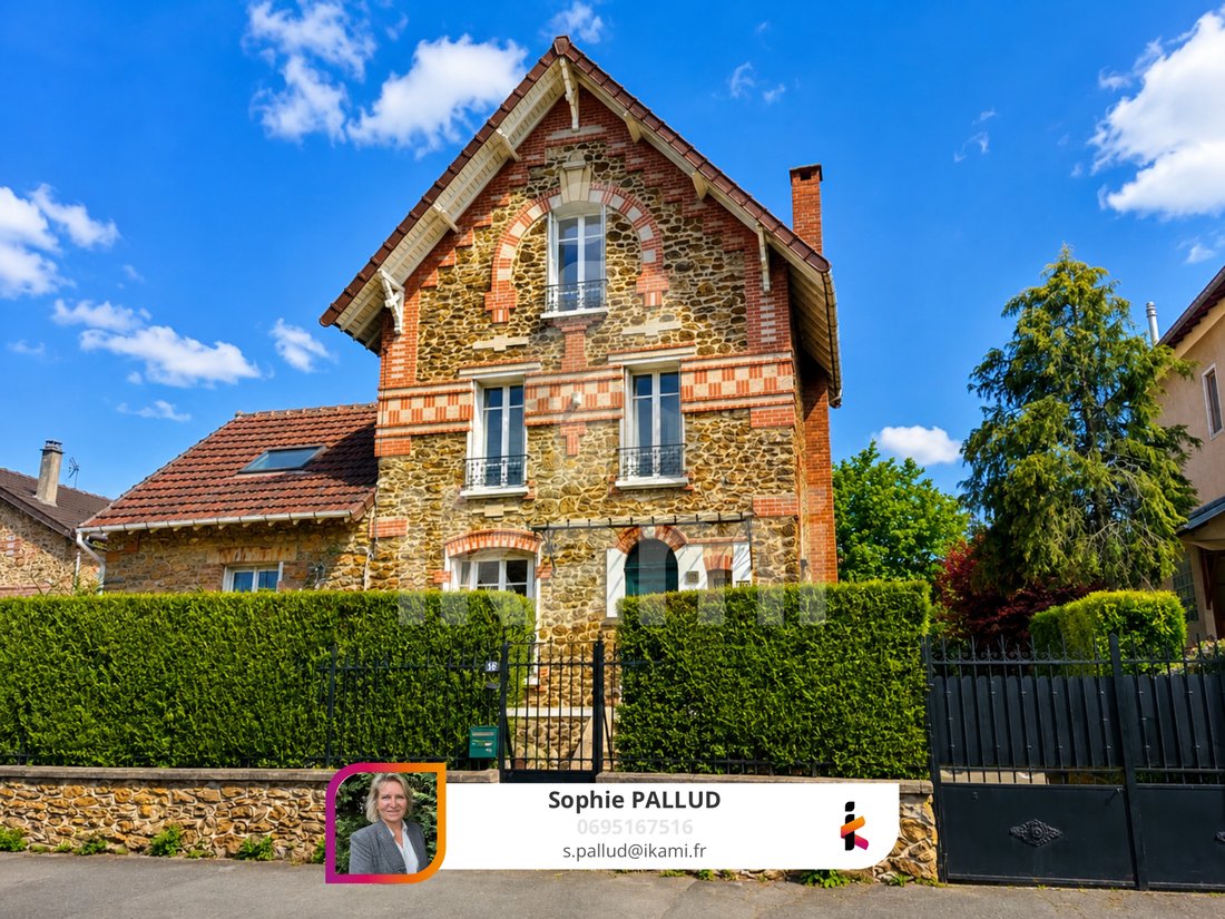 House in Aulnay-sous-Bois, Ile-de-France, France 1 - 17687639