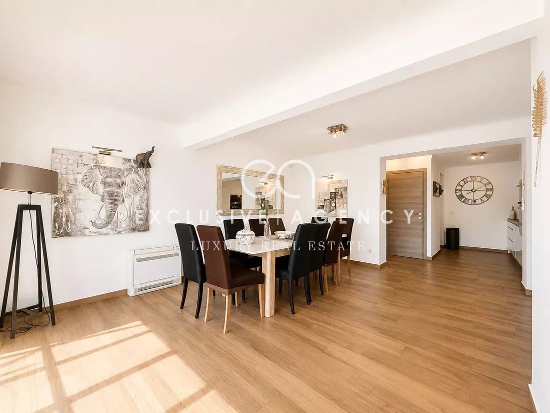 House in Tassigny, Cannes, France 4 - 16182988