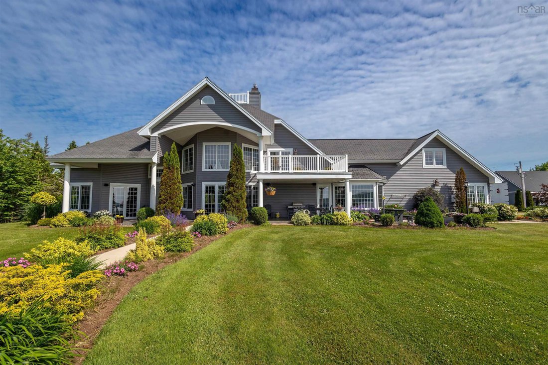 House in Baddeck, Nova Scotia, Canada 3 - 18572085