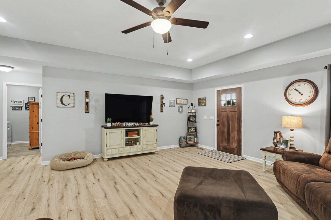 House in Manchester, Tennessee, United States 5 - 18573563