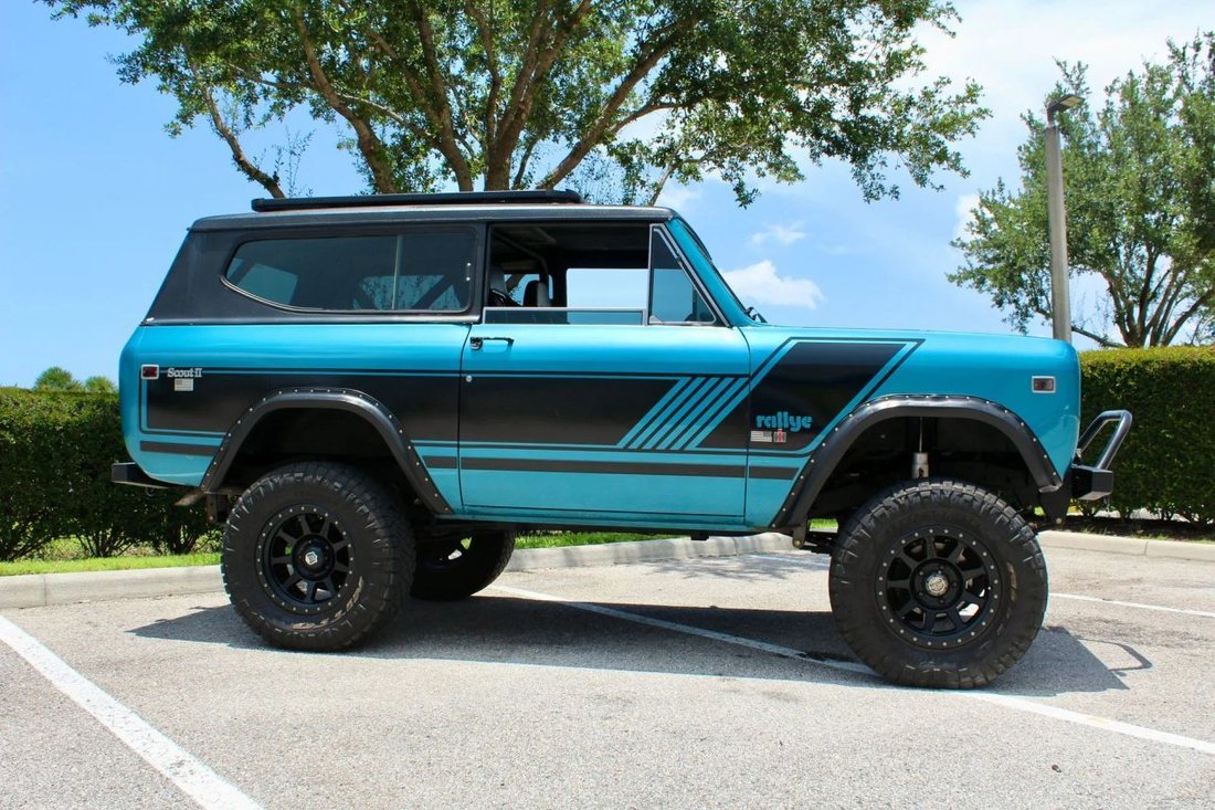 Suv in Sarasota, FL, United States 2 - 18568201