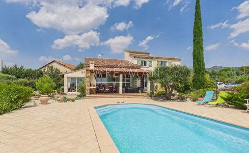 Villa in Aups, Provence-Alpes-Côte d'Azur, France 1