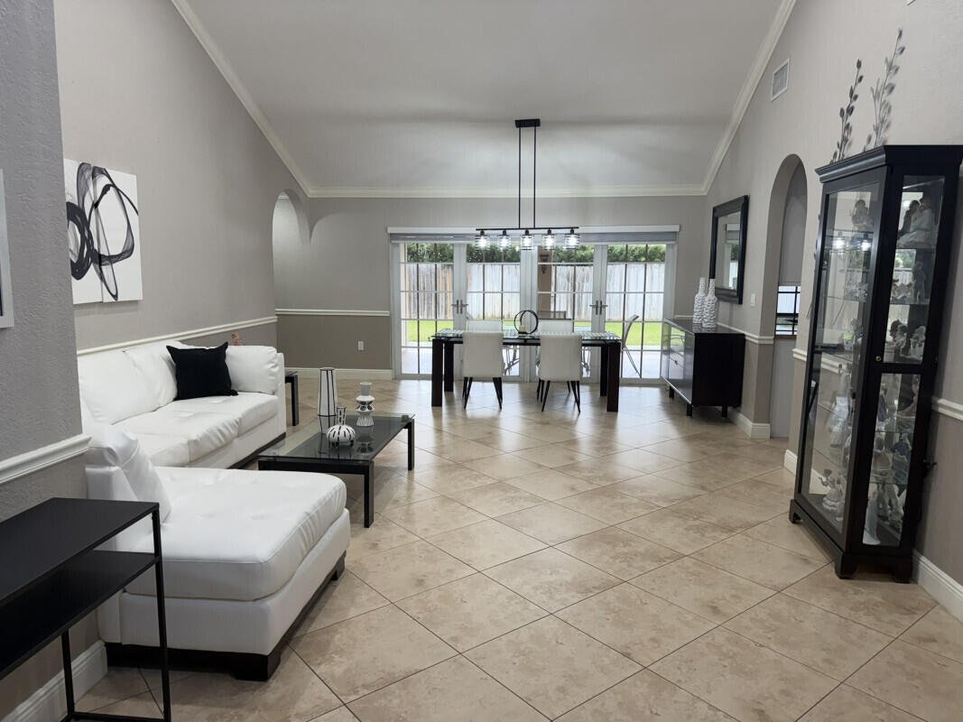 House in Hialeah, Florida, United States 5 - 18567222