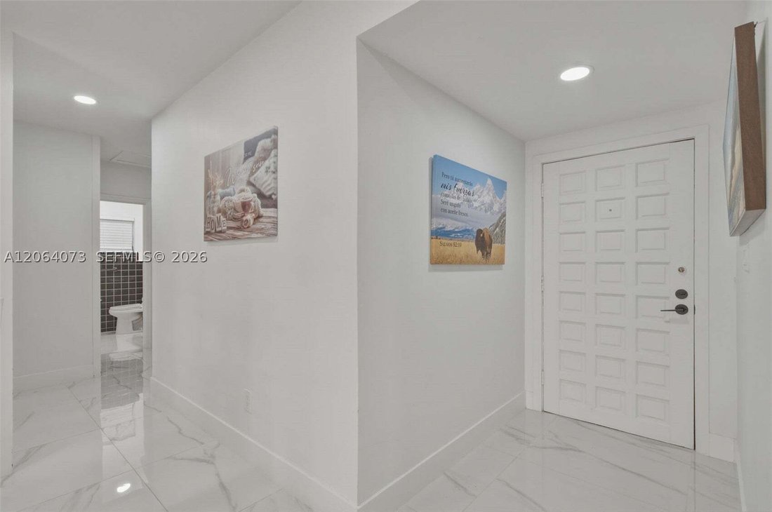 House in Hialeah, Florida, United States 3 - 18573466
