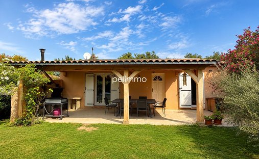 House in Centre, Pelissanne, France 1