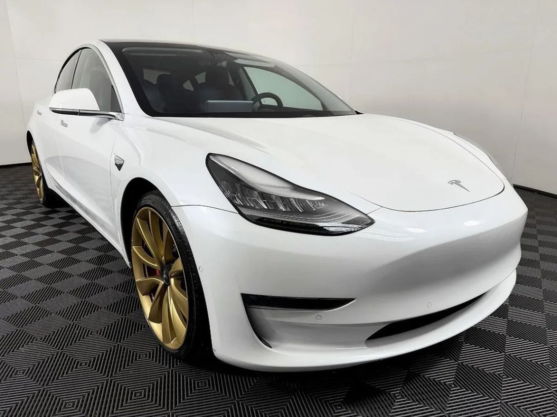 Sedan in Lynnwood, WA, United States 5 - 18569791