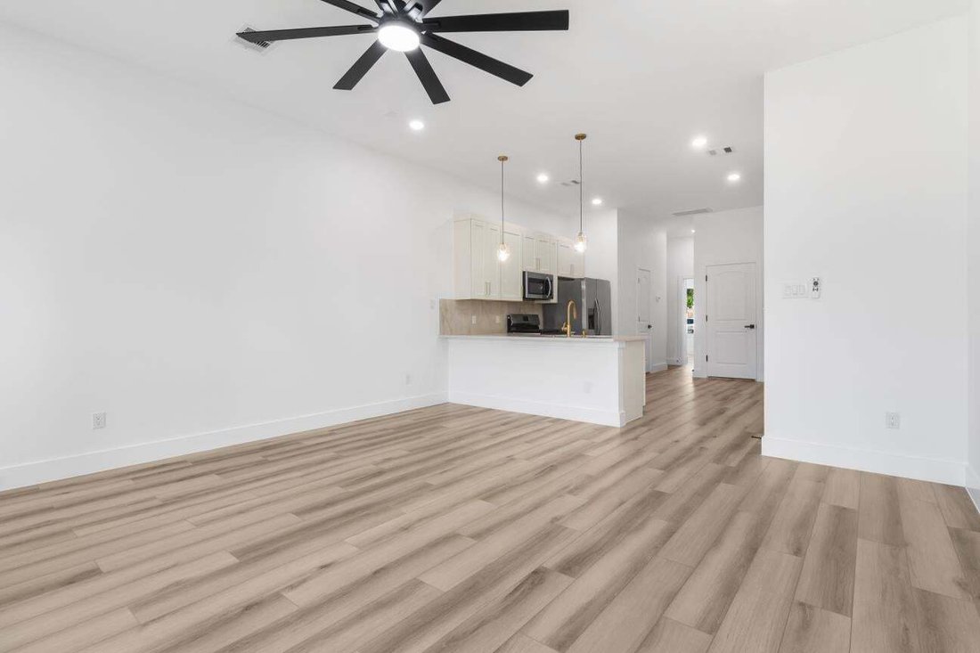 Houston, Texas, United States 3 - 18569177