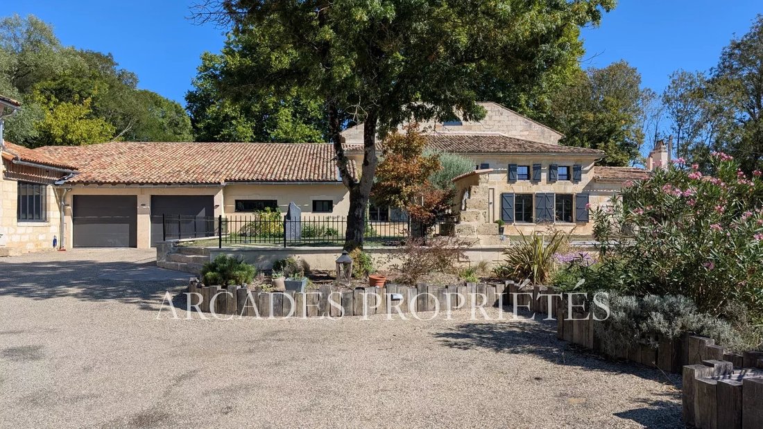 Estate in Saint-Émilion, Nouvelle-Aquitaine, France 3 - 18572325