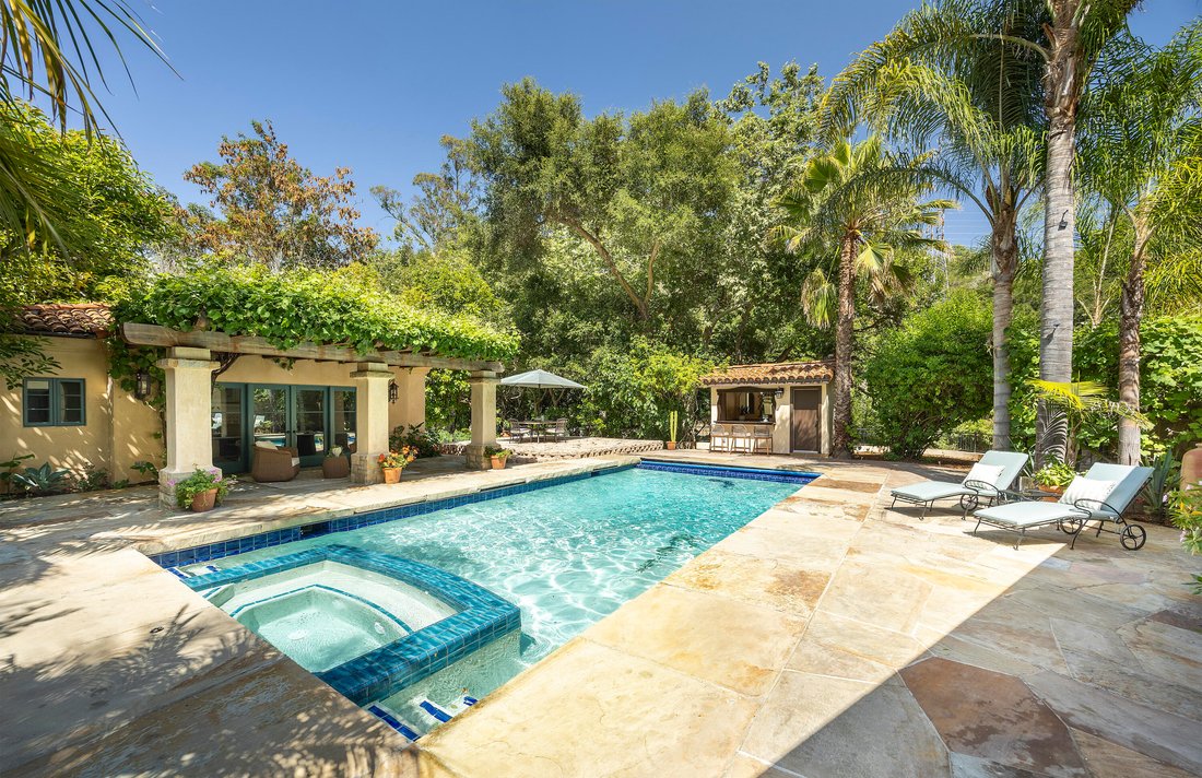 Santa Barbara, California, United States 4 - 18569461
