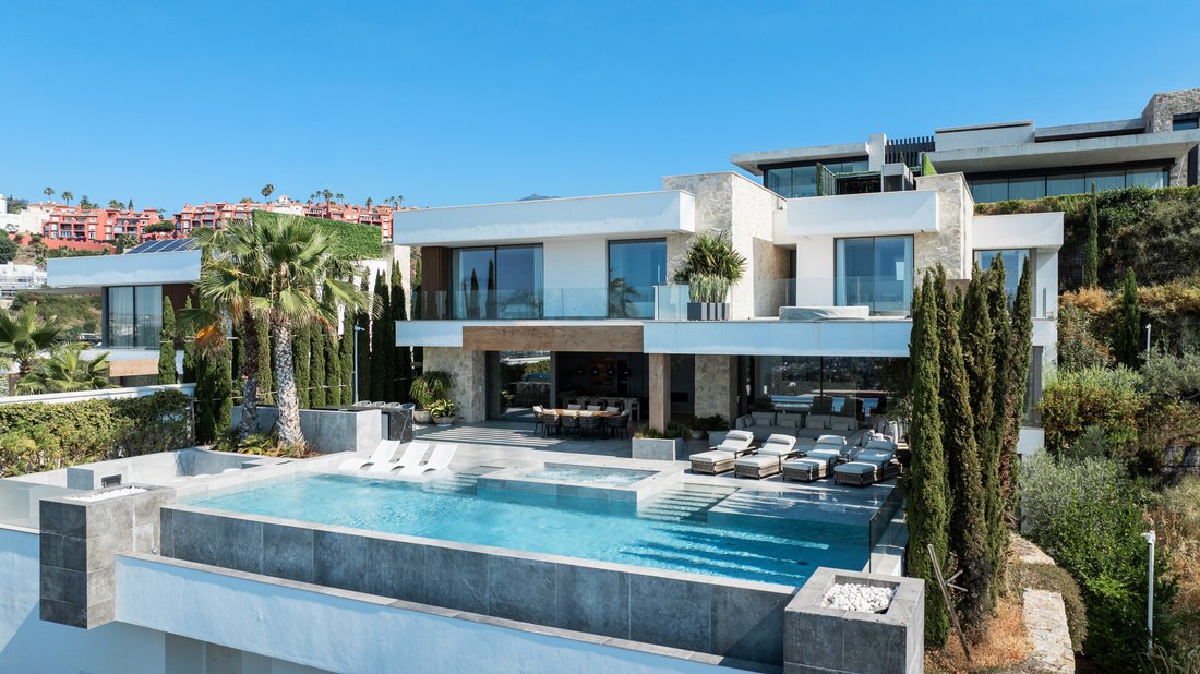 Villa in La Quinta, Benahavis, Andalusia 1 - 18567268