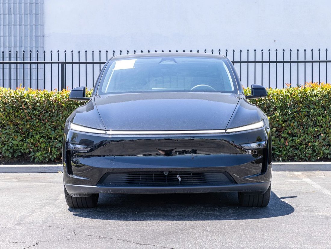 Suv in Azusa, CA, United States 2 - 18434967