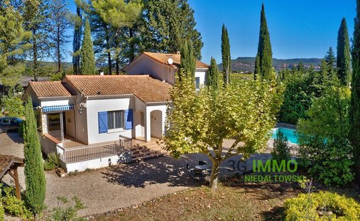 Estate in La Motte, Provence-Alpes-Côte d'Azur, France 1